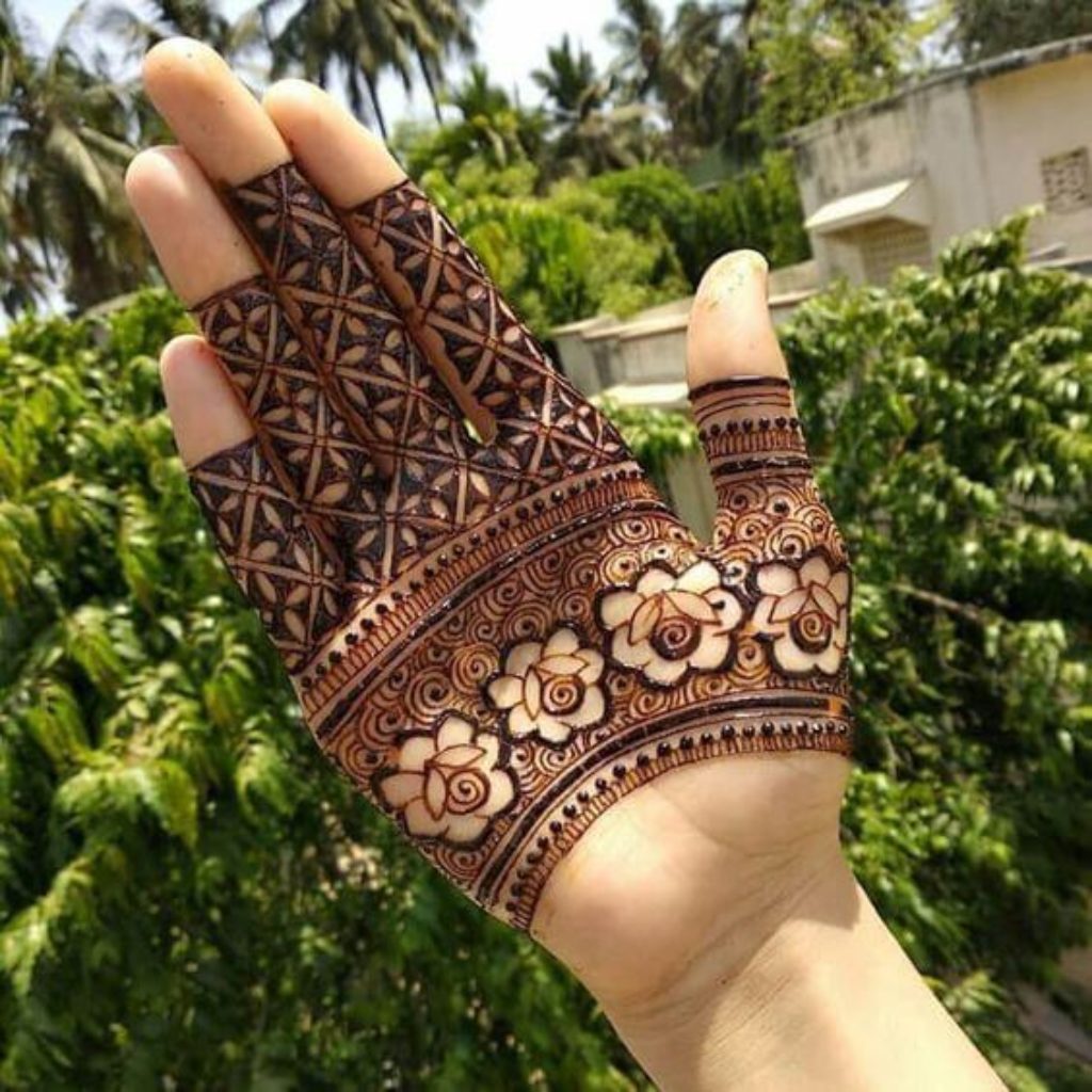 Latest 50 Front Hand Simple Mehndi Designs Kanchipuram Silk Sarees Latest 50 Front Hand Simple Mehndi Designs Kanchipuram Silk Sarees