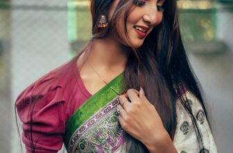 10 Best Lightweight Saree Types for Daily Wear & Use
